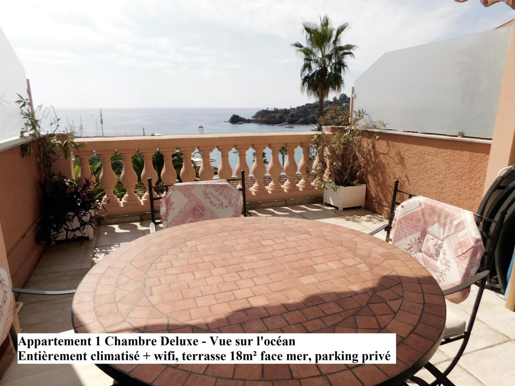 Baie de la Méditerranée Théoule-sur-Mer Extérieur photo